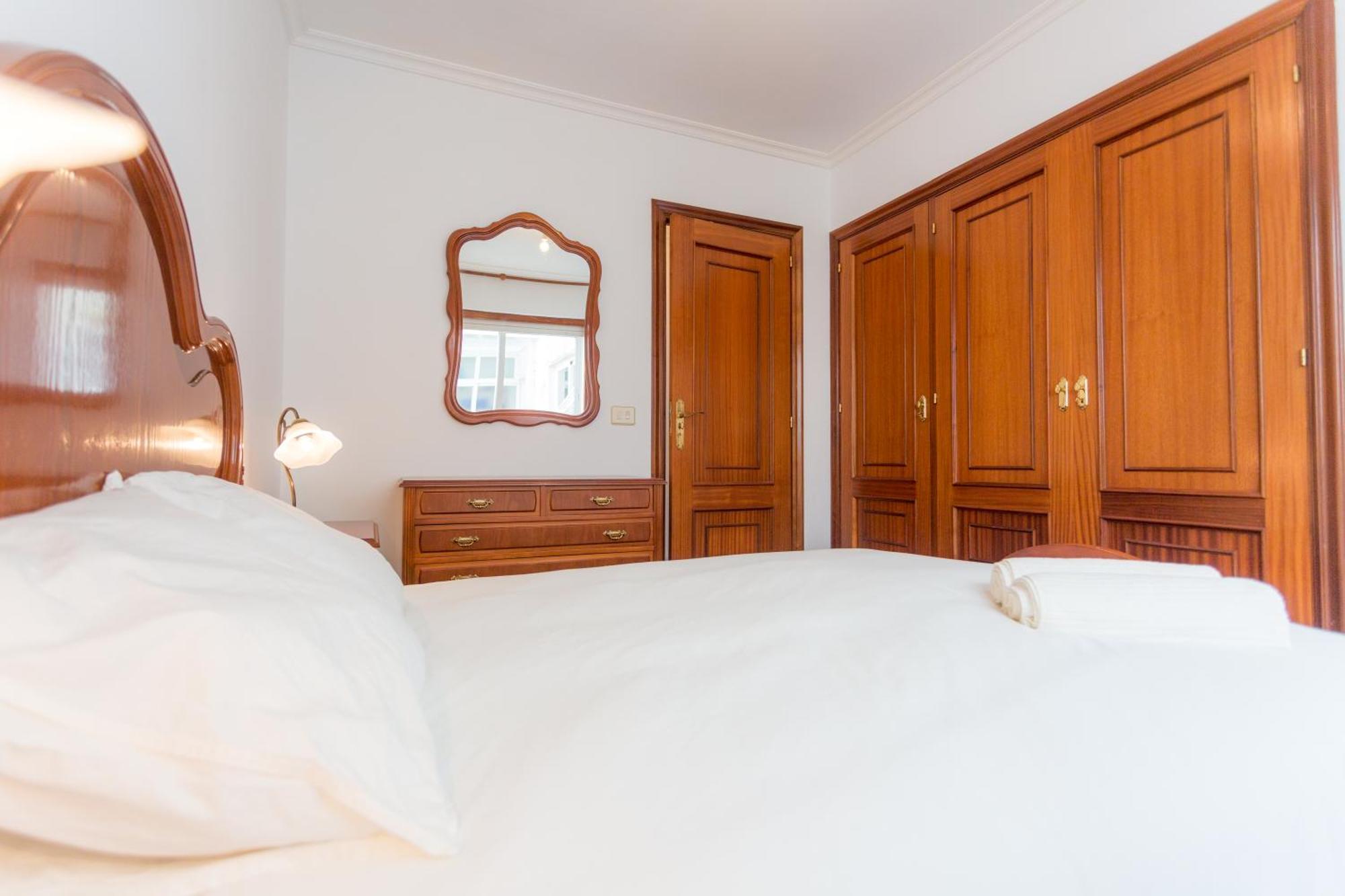 Disfruta De Melide En Este Amplio Apartamento Kültér fotó