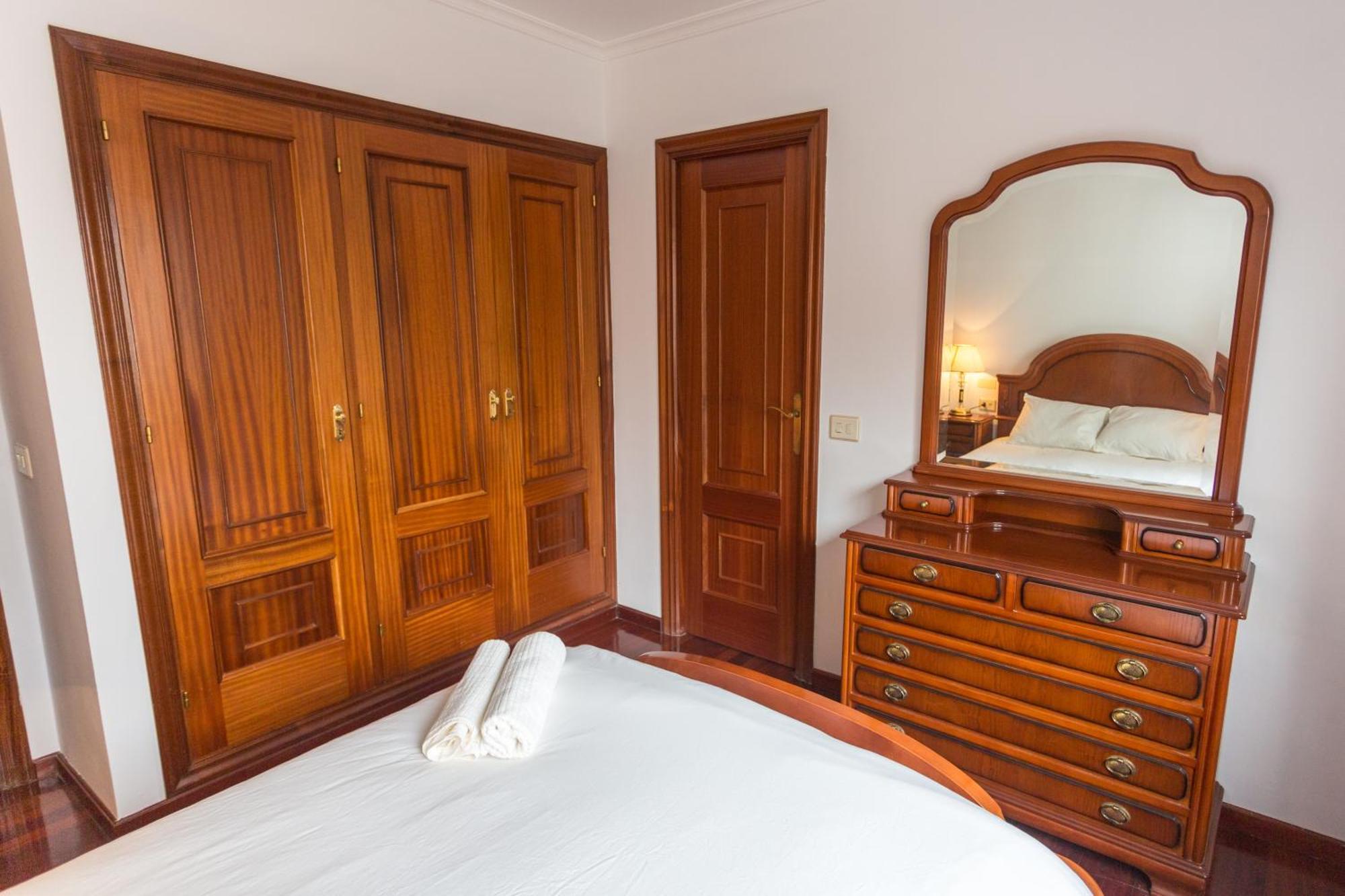Disfruta De Melide En Este Amplio Apartamento Kültér fotó